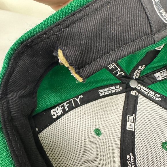 New Era Vancouver Canucks NHL Hockey Green Hat Fitted 7 1/4 Embroidered Logo - Picture 8 of 10